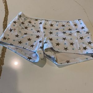 Fleo workout shorts size Small GUC